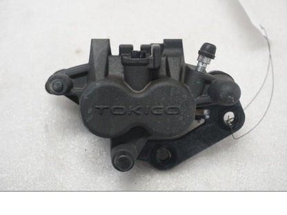 Framsidan på Bromsok från en Suzuki SV 650 -2016 motorcykel.