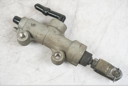 Framsidan på Bromshuvudcylinder från en Kawasaki ZX-6R -2006 motorcykel.