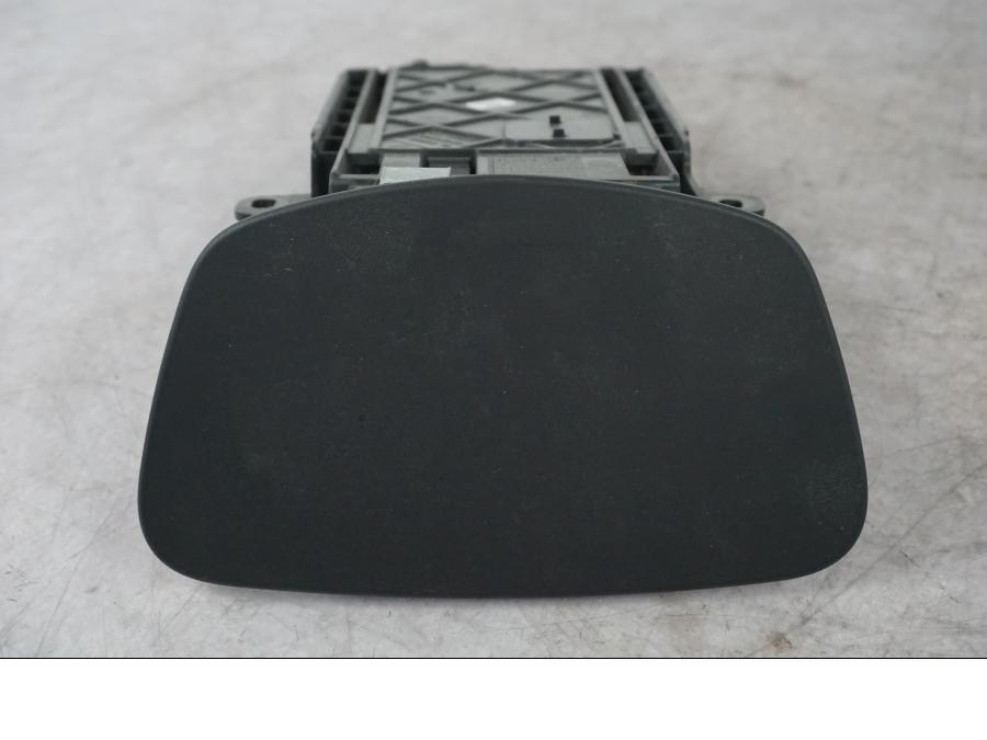 Snett uppifrån på GPS hållare från en BMW K 1600 GTL -2015 motorcykel.