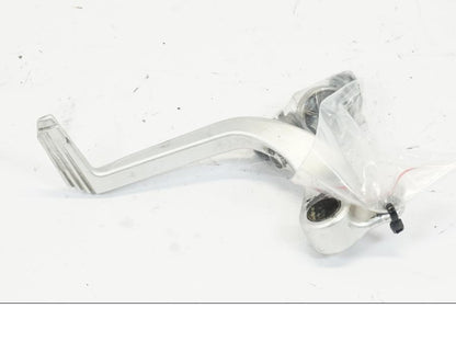 Snett uppifrån på Bromspedal från en BMW K 1200 S -2006 motorcykel.