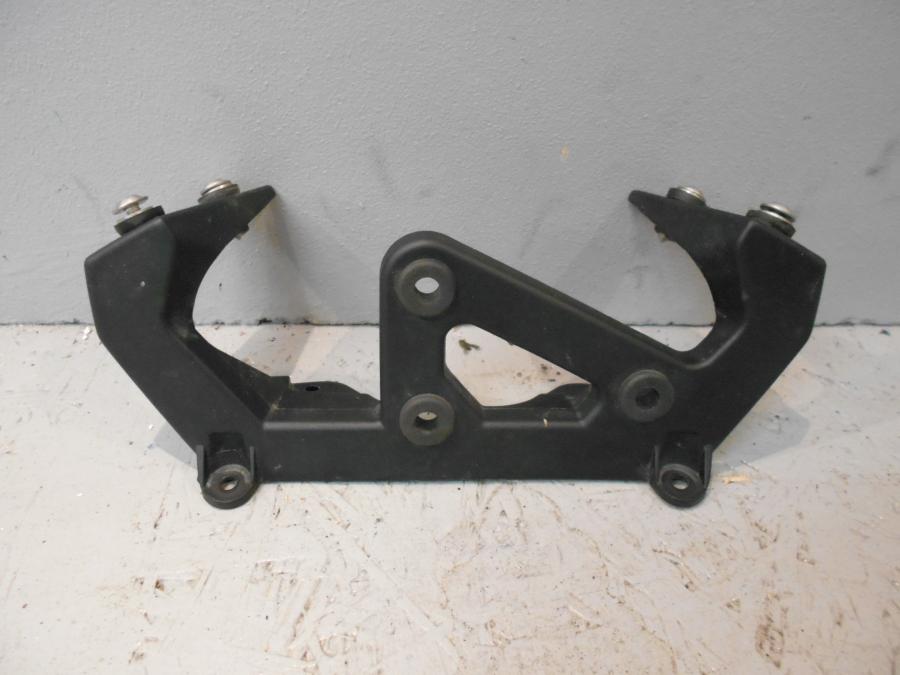 Framsidan på Instrumentfäste från en BMW K 1300 R -2009 motorcykel.