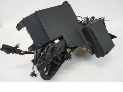 Baksidan på Kabelstam från en BMW K 1200 LT -2004 motorcykel.