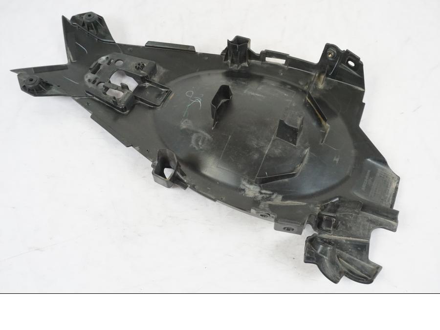 Snett uppifrån på Undertail från en Kawasaki ER-6N -2016 motorcykel.