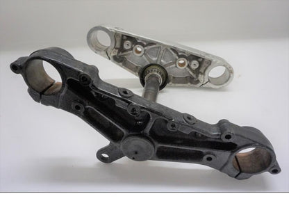 Höger sida på Gaffelkrona från en Yamaha XVZ 1300 -1997 motorcykel.