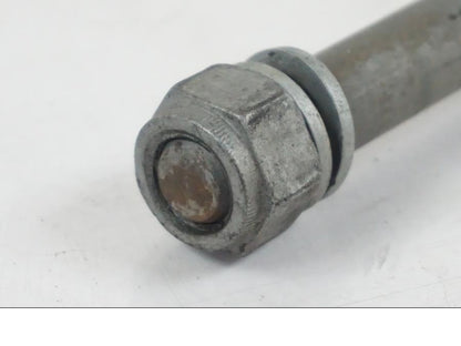 Höger sida på Axel från en BMW F 650 CS -2002 motorcykel.