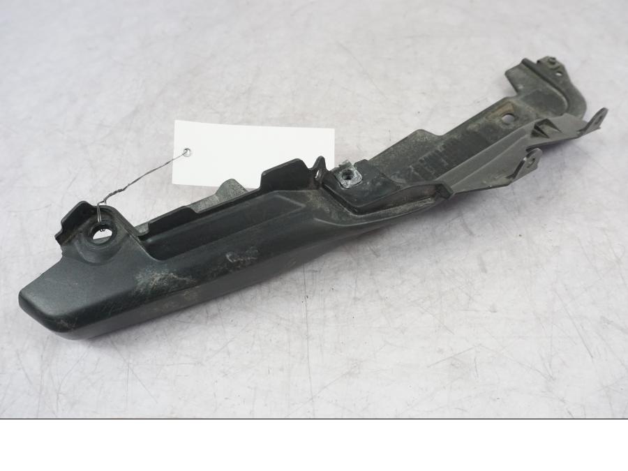 Snett nerifrån på Bakvinge från en Yamaha MT-09 -2016 motorcykel.