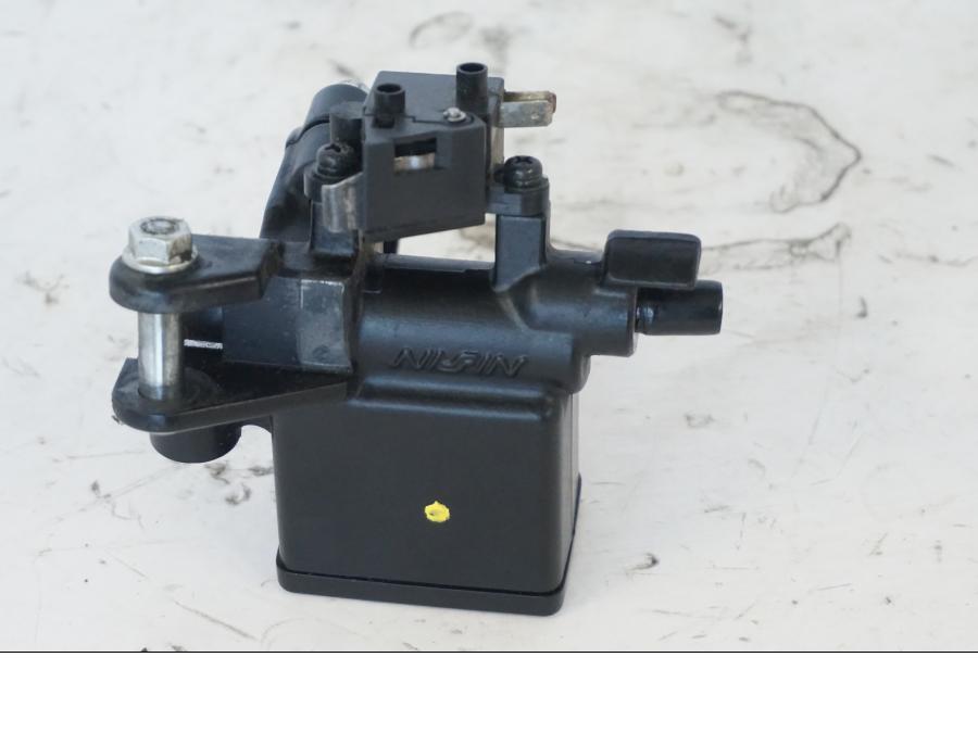 Extrabild1 på Bromshuvudcylinder från en Honda SH 300 A -2011 scooter.