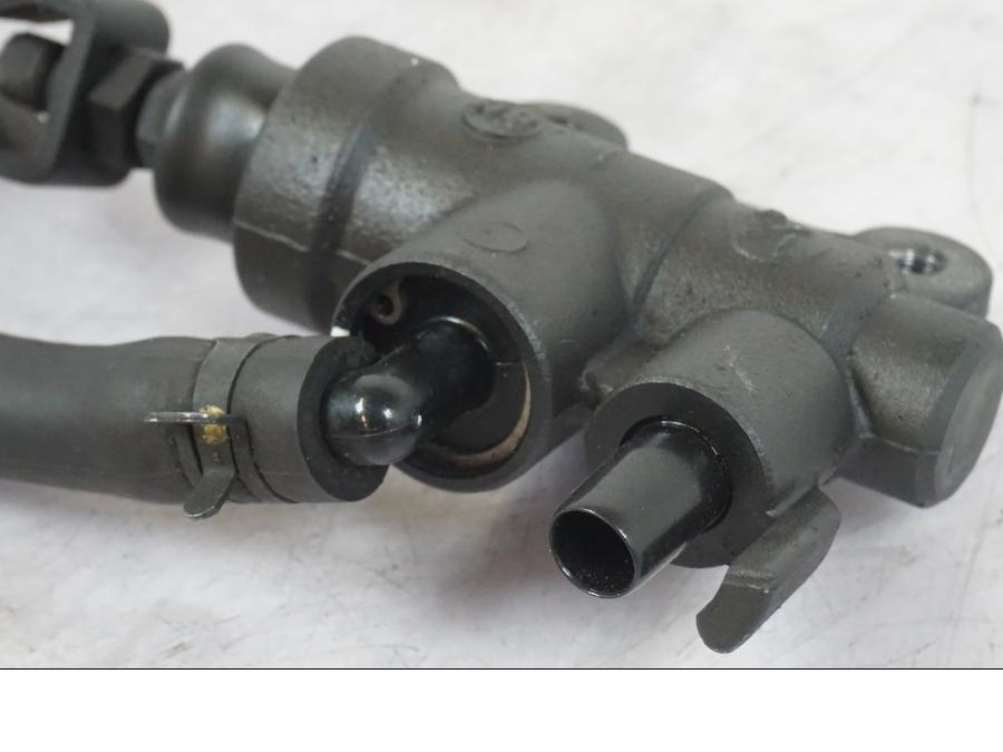 Höger sida på Bromshuvudcylinder från en BMW R 1250 GS -2019 motorcykel.