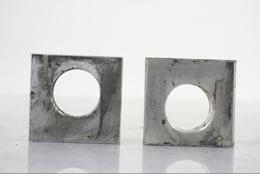 Baksidan på Styrplatta från en Suzuki GSX 1300 RX -1999 motorcykel.