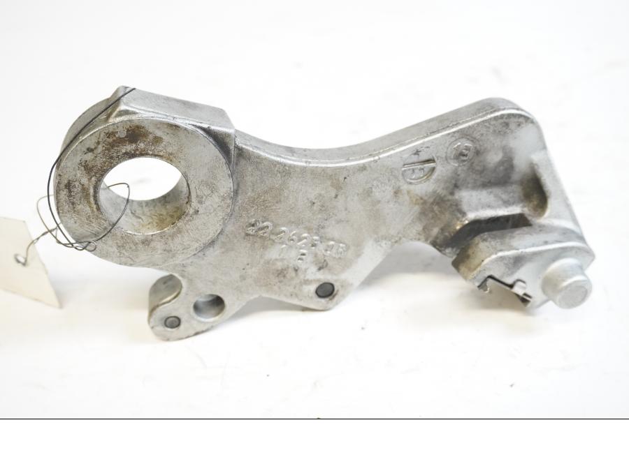 Baksidan på Bromsoksfäste från en KTM 690 SMCR -2014 motorcykel.