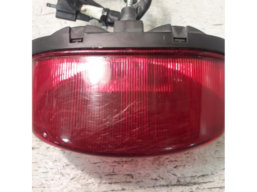 Baksidan på Baklampa från en Suzuki VZ 1600 -2005 motorcykel.