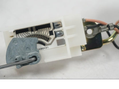 Extrabild2 på Bensinnivågivare från en H-D Softail Standard FXST -2001 motorcykel.