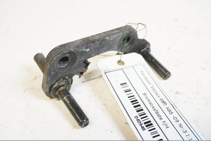 Framsidan på Bromsoksfäste från en Kawasaki Versys 650 -2009 motorcykel.