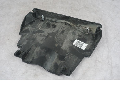 Baksidan på Plast från en KTM 1290 Super Adventure S -2022 motorcykel.