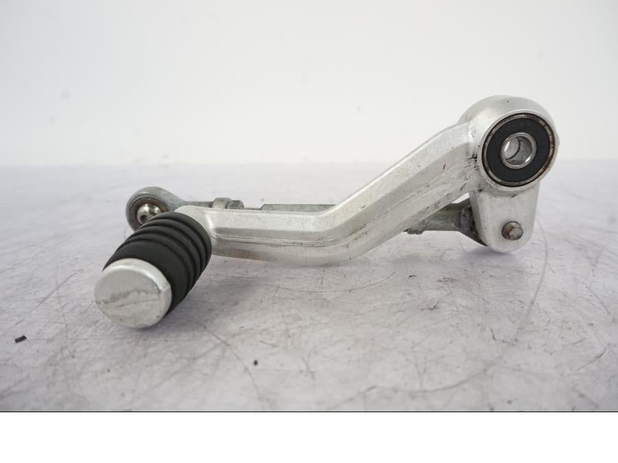 Baksidan på Växelpedal från en KTM 990 Super Duke -2006 motorcykel.