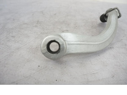 Vänster sida på Växelpedal från en KTM 690 Duke -2014 motorcykel.