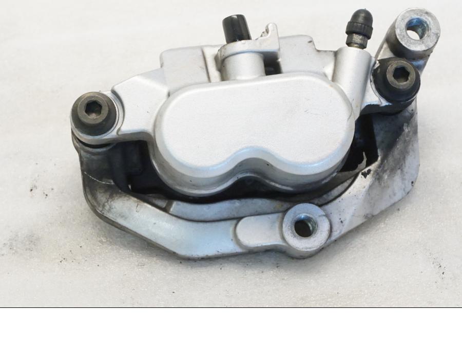 Framsidan på Bromsok från en Yamaha XVZ 13TD -1999 motorcykel.