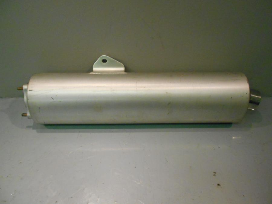 Framsidan på Ljuddämpare från en Suzuki SV 1000 -2007 motorcykel.