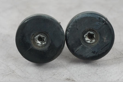 Baksidan på Bensintankfäste från en KTM 690 SM R -2009 motorcykel.