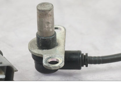 Höger sida på ABS givare från en Suzuki GSF 1250 -2010 motorcykel.