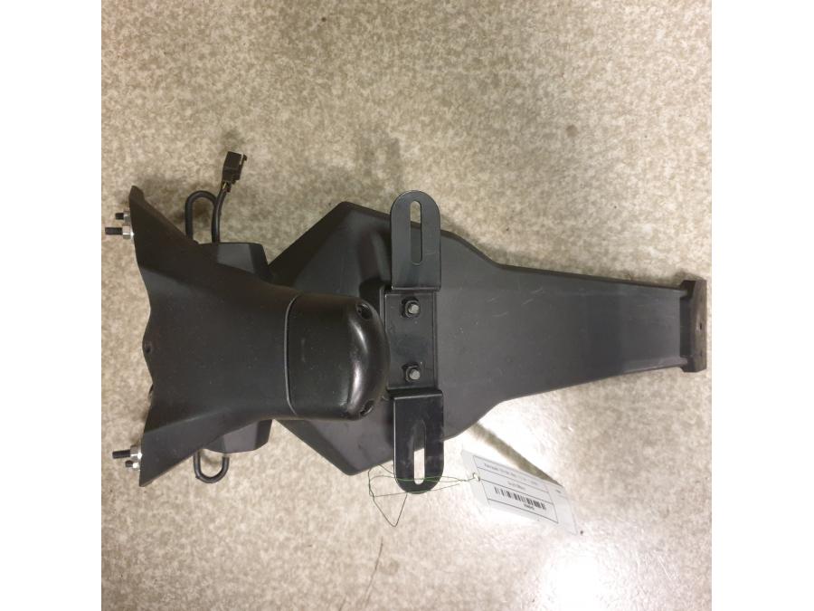 Snett uppifrån på Skylthållare från en Kawasaki ER-6N -2011 motorcykel.