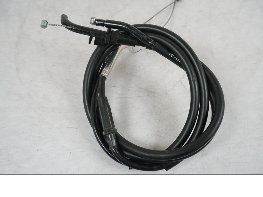 Snett nerifrån på Gasvajer från en Kawasaki Z 900 -2019 motorcykel.