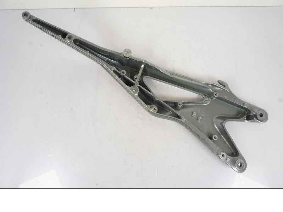 Snett nerifrån på Bakram från en KTM 790 Duke -2019 motorcykel.