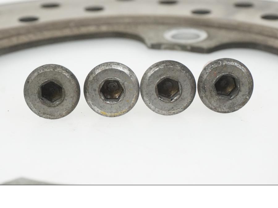 Baksidan på Bromsskiva från en Honda CBR 1000 RR -2004 motorcykel.