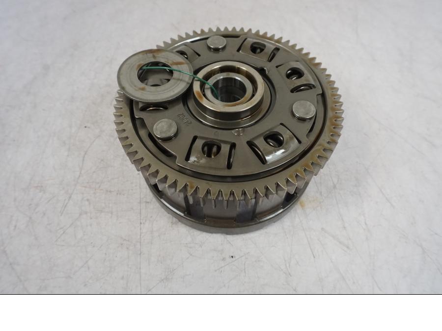 Vänster sida på Kopplingskorg från en BMW F 750 GS -2020 motorcykel.