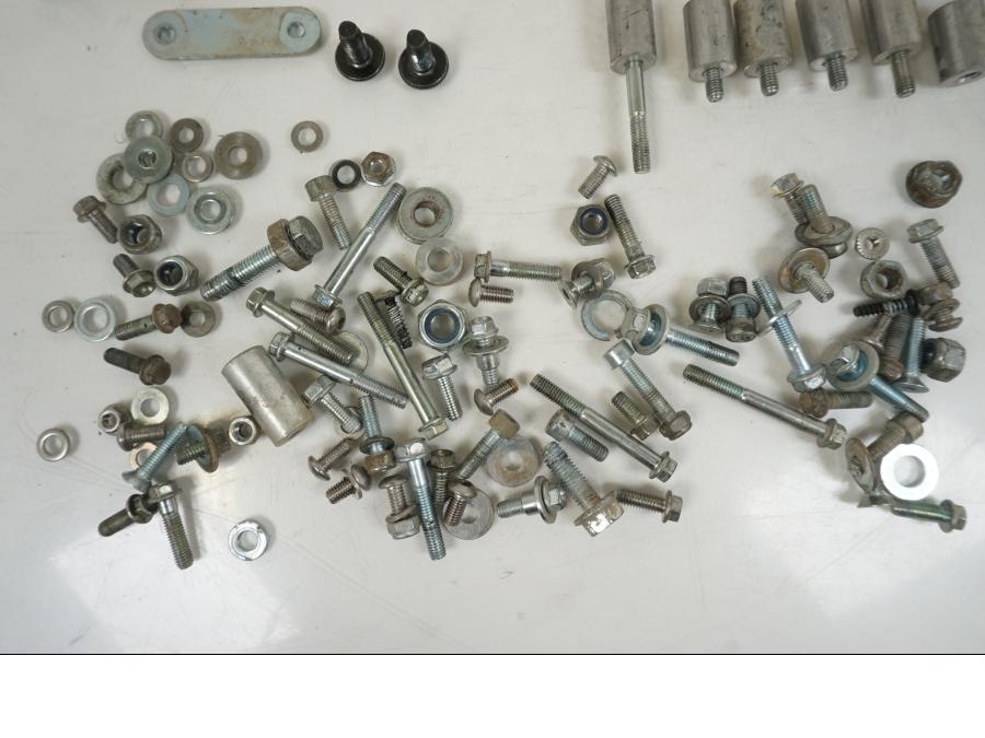 Baksidan på Skruv / Mutter etc från en AJP PR7 -2021 motorcykel.