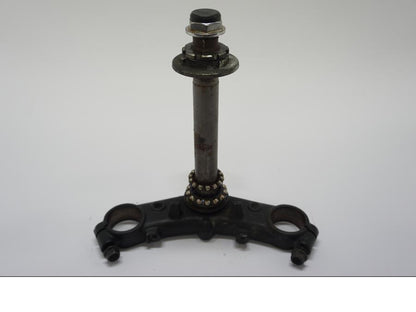 Framsidan på Gaffelkrona från en Honda VTR 1000 F -2005 motorcykel.