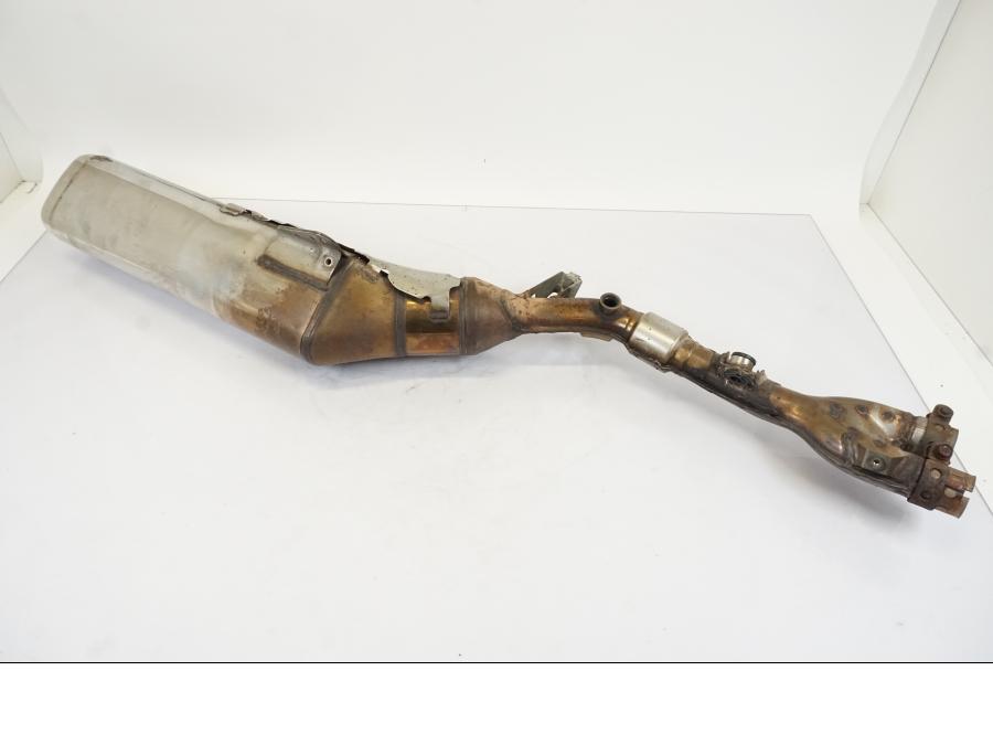 Framsidan på Ljuddämpare från en Honda NT 700 -2008 motorcykel.