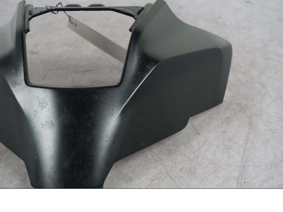 Höger sida på Strålkastarkåpa från en Yamaha MT-09 -2024 motorcykel.