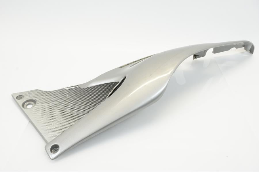 Vänster sida på Bakvinge från en Aprilia Pegaso 650 -1997 motorcykel.