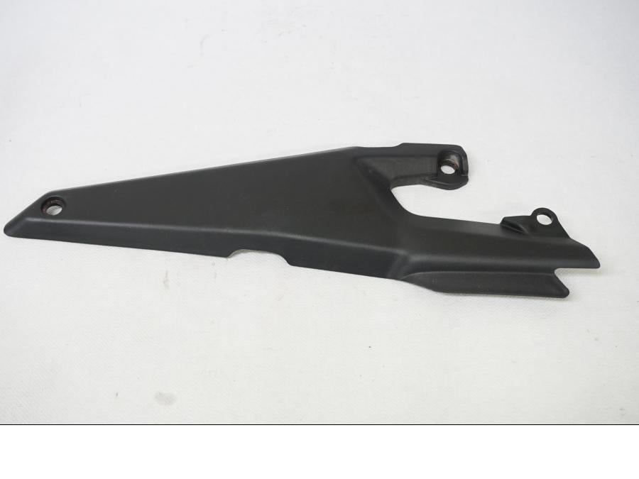 Framsidan på Sidopanel från en Kawasaki Z 900 -2020 motorcykel.