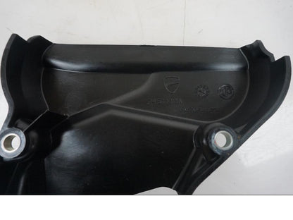 Höger sida på Motorkåpa från en Ducati Desert X -2022 motorcykel.