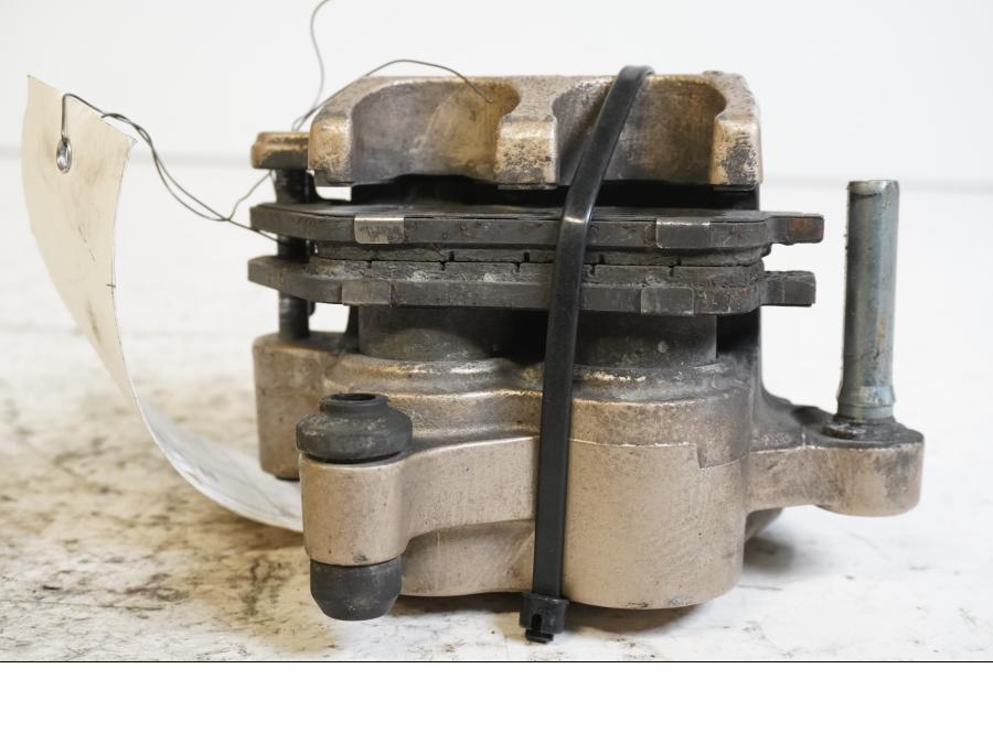 Höger sida på Bromsok från en Triumph Tiger 800 -2011 motorcykel.