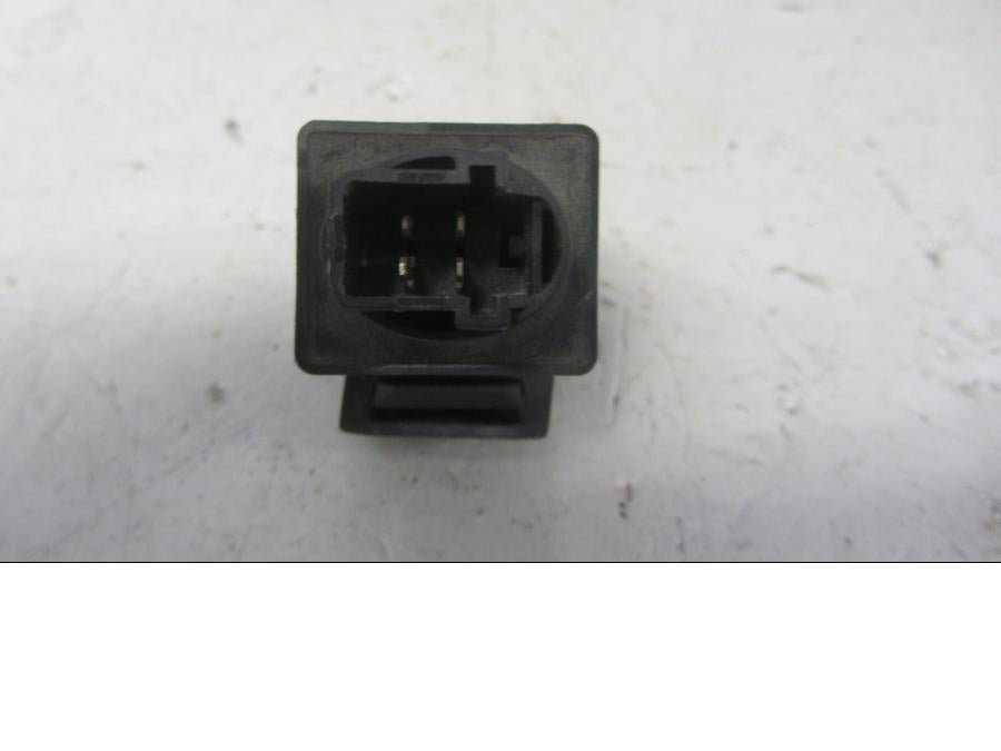 Framsidan på Blinkersrelä från en Honda CB 1000 R -2010 motorcykel.