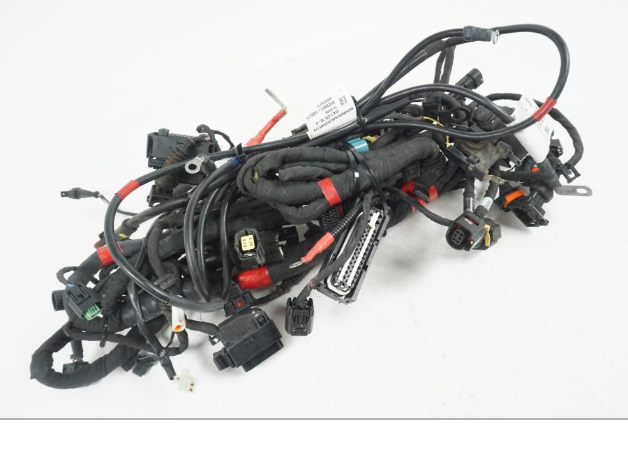 Snett nerifrån på Kabelstam från en Ducati Hyperstrada -2013 motorcykel.