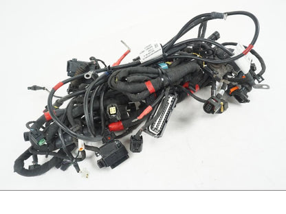 Snett nerifrån på Kabelstam från en Ducati Hyperstrada -2013 motorcykel.