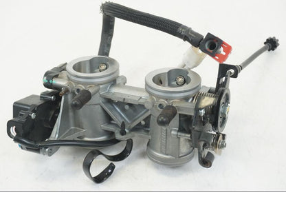 Framsidan på Spjällhus från en Ducati Hyperstrada -2013 motorcykel.