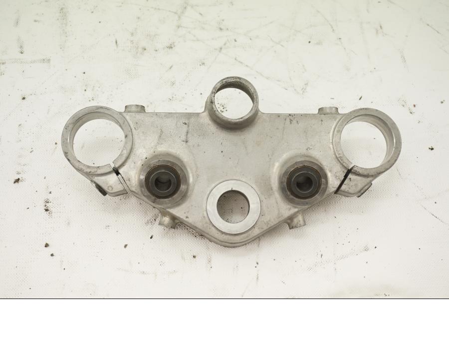 Framsidan på Gaffelkrona från en Honda ST 1100 -1999 motorcykel.