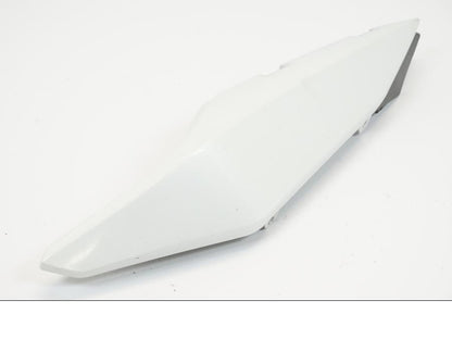 Baksidan på Bakvinge från en Yamaha XJ 6 -2011 motorcykel.