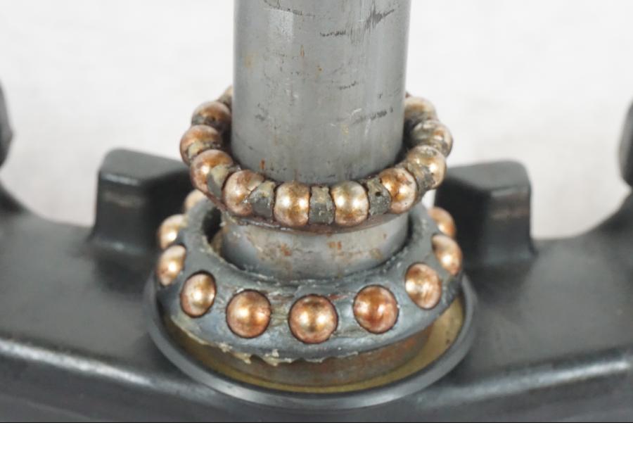 Höger sida på Gaffelkrona från en Honda CBR 1000 F -1989 motorcykel.