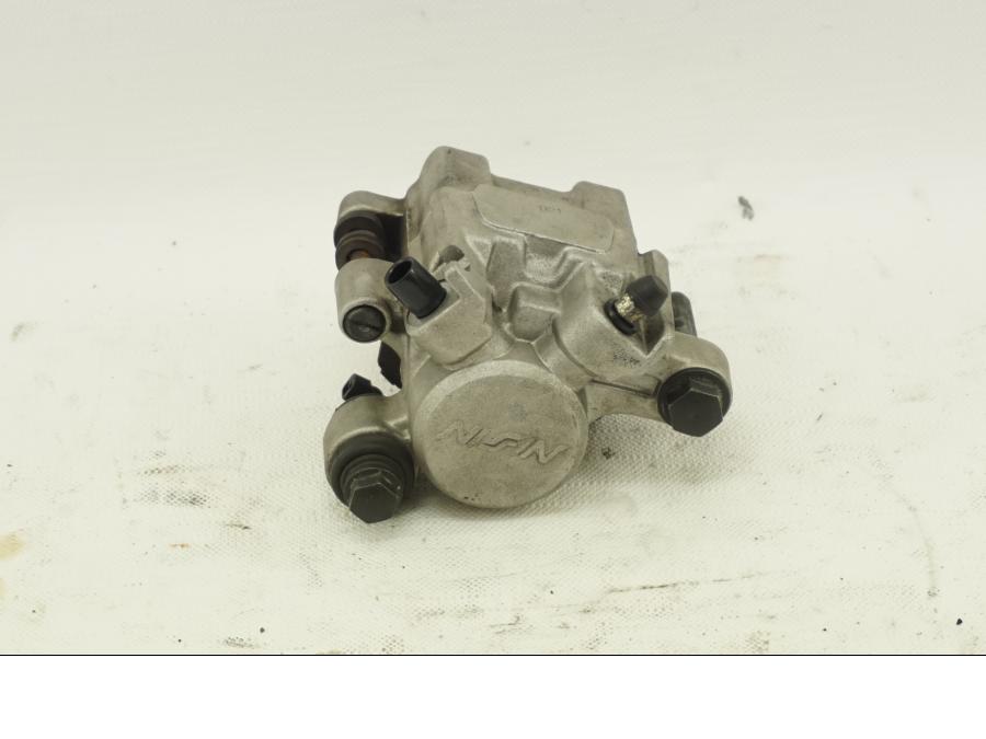 Framsidan på Bromsok från en Honda CBR 900 RR -1998 motorcykel.