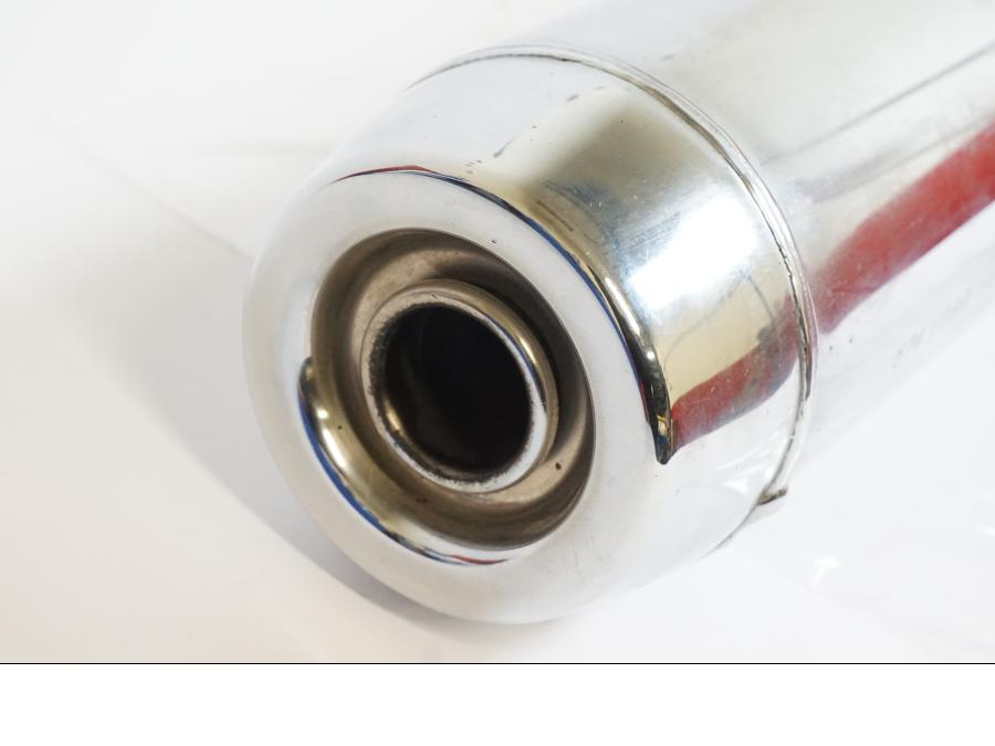 Höger sida på Ljuddämpare från en Ducati GT 1000 -2007 motorcykel.