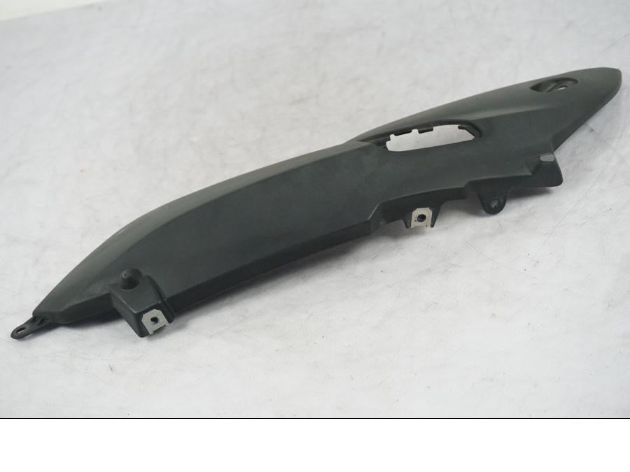 Snett uppifrån på Bakvinge från en BMW R 1200 R -2007 motorcykel.