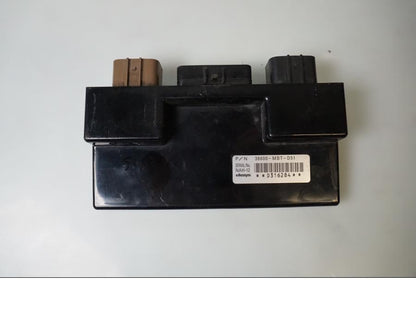 Baksidan på ABS styrenhet från en Honda XL 1000 V -2008 motorcykel.