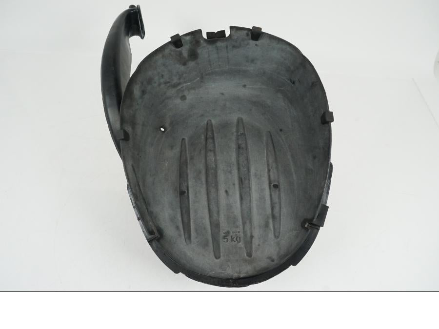 Höger sida på Luftburk från en BMW F 650 CS -2002 motorcykel.