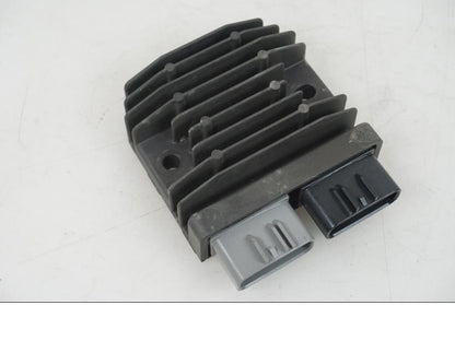 Baksidan på Likriktare från en BMW F 750 GS -2019 motorcykel.